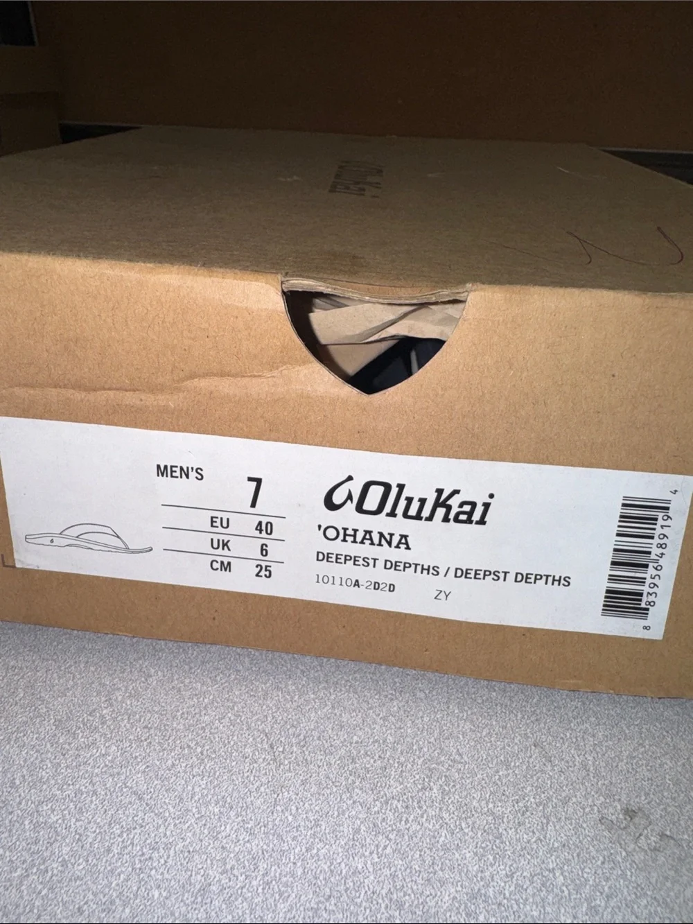 OluKai navy flip